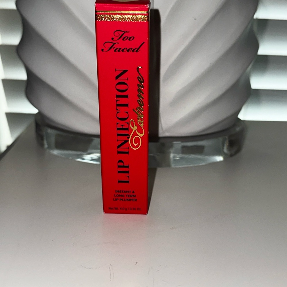 Too Faced Lip Injection Extreme-Pink Punch